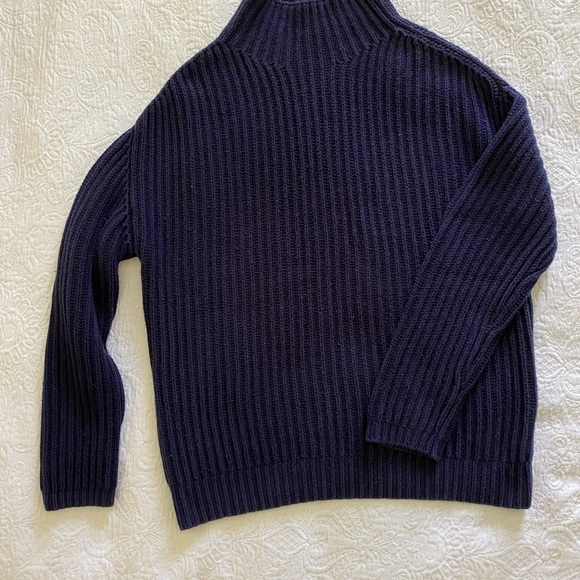 Gap ribbed sweater. Winter weight cotton. - Picture 2 of 5
